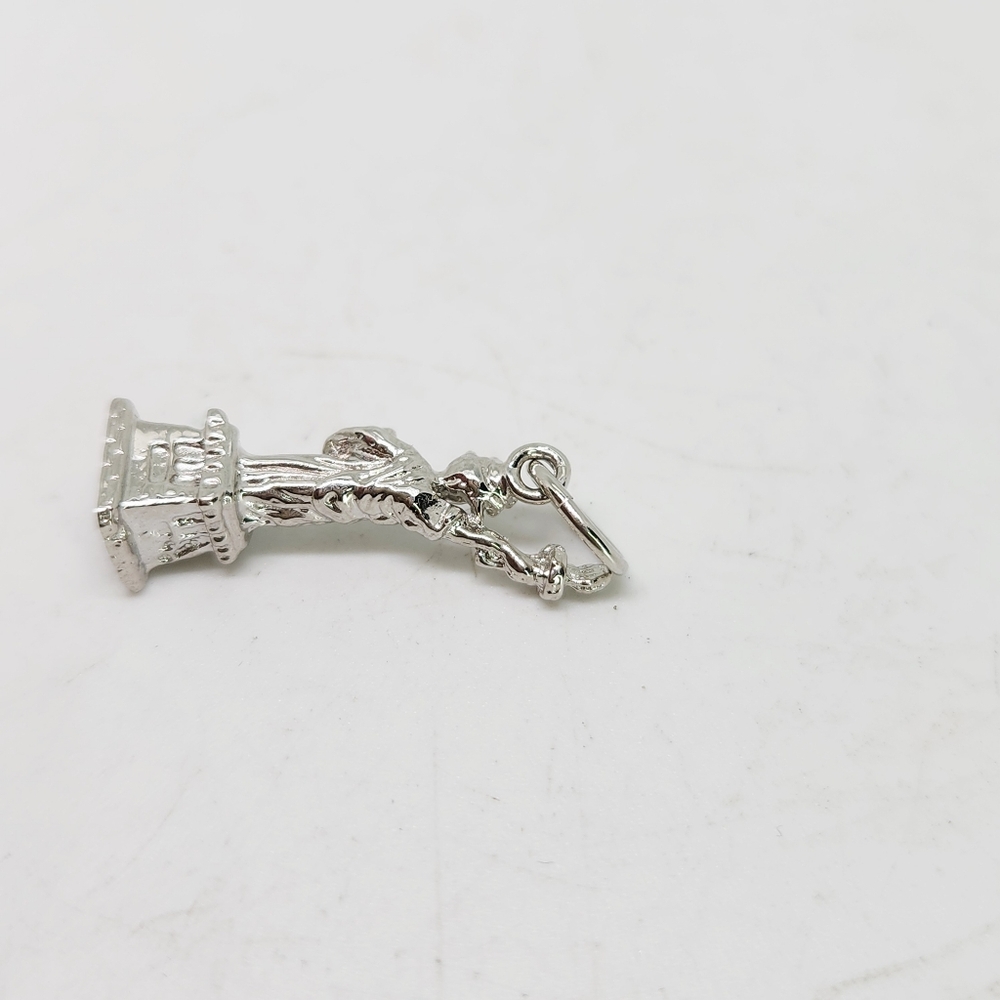 Vintage Sterling Silver Statue of Liberty Charm Pendant NYC Souvenir Figural - Picture 3 of 5